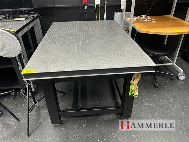 MELLES GRIOT Optical Table